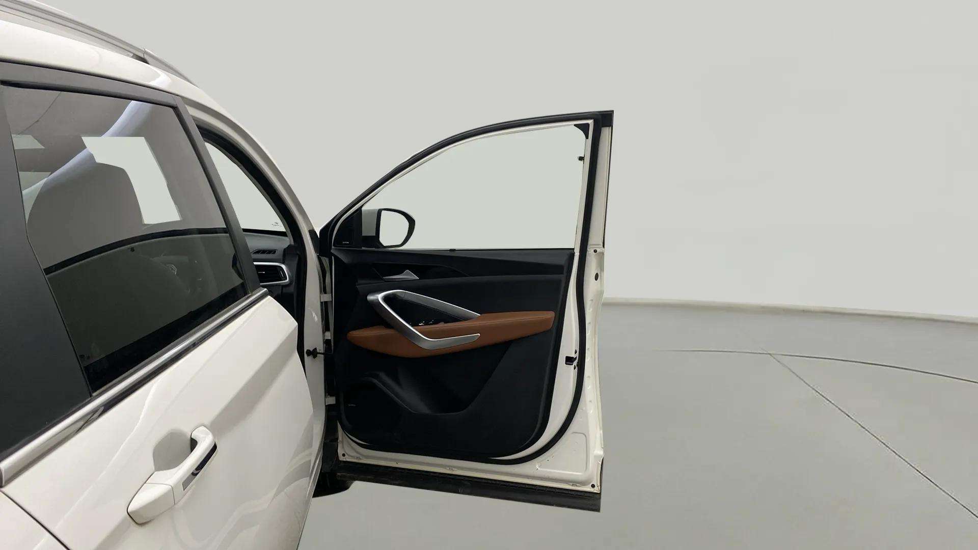 RHS-Front-Door-Open-32