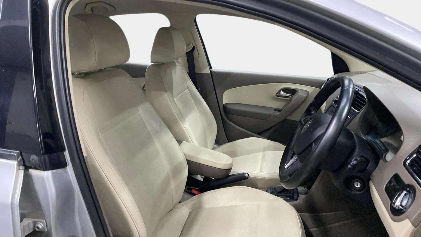 2016 Skoda Rapid 1.5 TDI CR STYLE PLUS AT, Diesel, Automatic, 57,453 km, Right Side Front Door Cabin