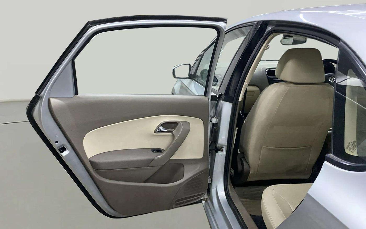 2016 Skoda Rapid 1.5 TDI CR STYLE PLUS AT, Diesel, Automatic, 57,453 km, LHS Rear Door
