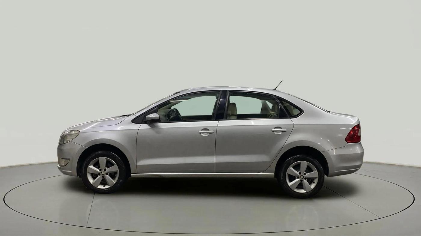 2016 Skoda Rapid 1.5 TDI CR STYLE PLUS AT, Diesel, Automatic, 57,453 km, Left Side