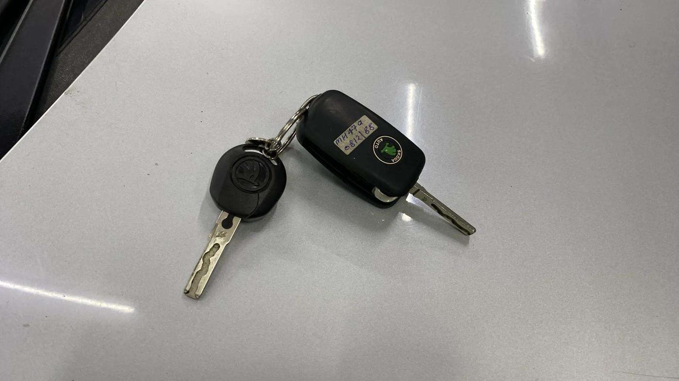 2016 Skoda Rapid 1.5 TDI CR STYLE PLUS AT, Diesel, Automatic, 57,453 km, Key Close Up