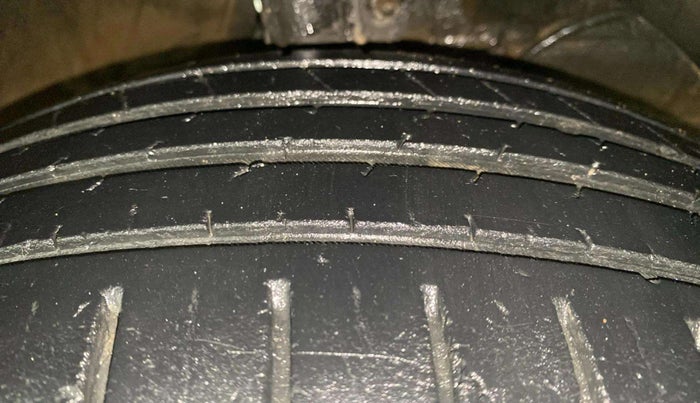 2023 Toyota Glanza V AMT, Petrol, Automatic, 58,438 km, Right Front Tyre Tread