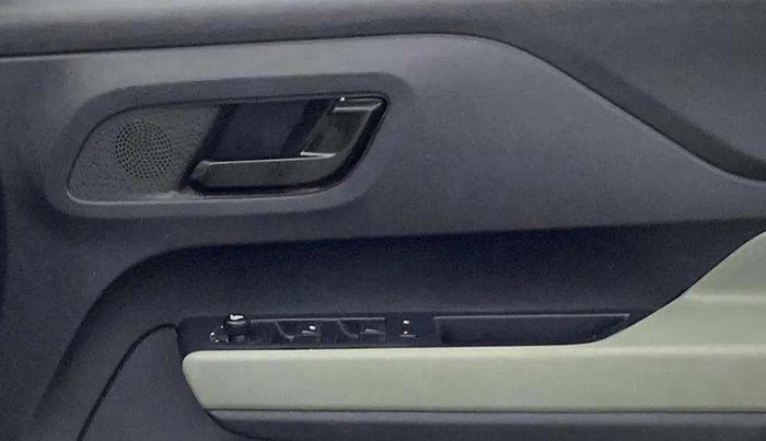 2024 Tata PUNCH ADVENTURE RHYTHM CNG MT, CNG, Manual, 21,337 km, Driver Side Door Panels Control