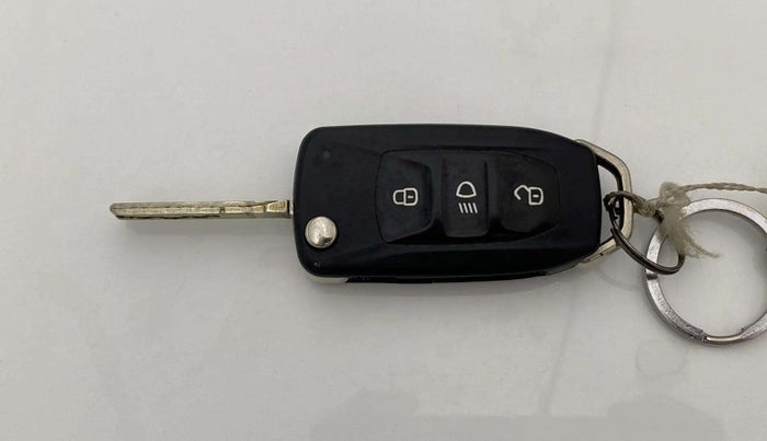 2024 Tata PUNCH ADVENTURE RHYTHM CNG MT, CNG, Manual, 21,337 km, Key Close Up