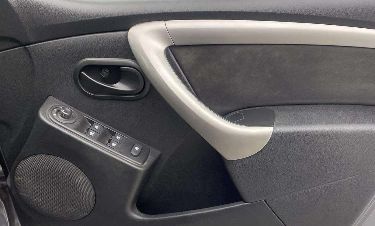 2019 Renault Duster RXS OPT CVT, Petrol, Automatic, 66,221 km, Driver Side Door Panels Control