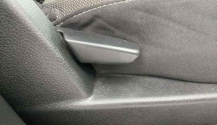 2019 Renault Duster RXS OPT CVT, Petrol, Automatic, 2,039 km, Driver Side Adjustment Panel
