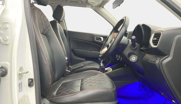 2020 Hyundai VENUE SX 1.0 TURBO, Petrol, Manual, 45,277 km, Right Side Front Door Cabin