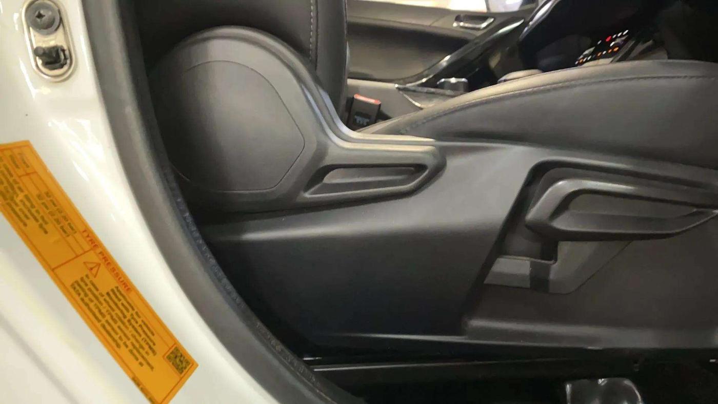 2024 Tata NEXON FEARLESS + SUNROOF DCA DUAL TONE 1.2 PETROL, Petrol, Automatic, 20,964 km, Driver Side Adjustment Panel