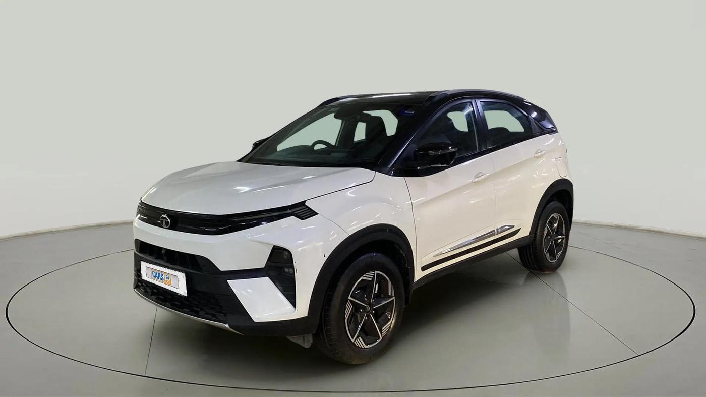 2024 Tata NEXON FEARLESS + SUNROOF DCA DUAL TONE 1.2 PETROL, Petrol, Automatic, 20,964 km, Left Front Diagonal