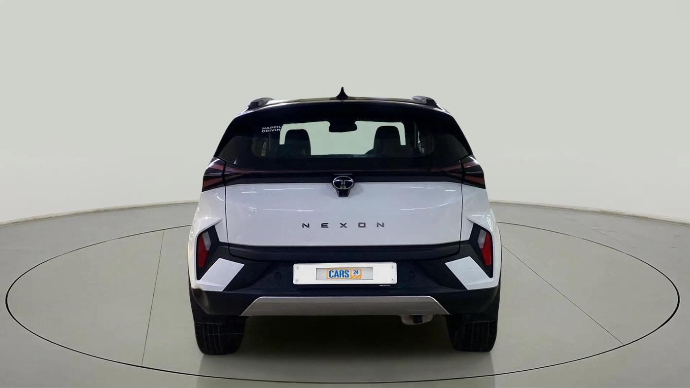 2024 Tata NEXON FEARLESS + SUNROOF DCA DUAL TONE 1.2 PETROL, Petrol, Automatic, 20,964 km, Back/Rear