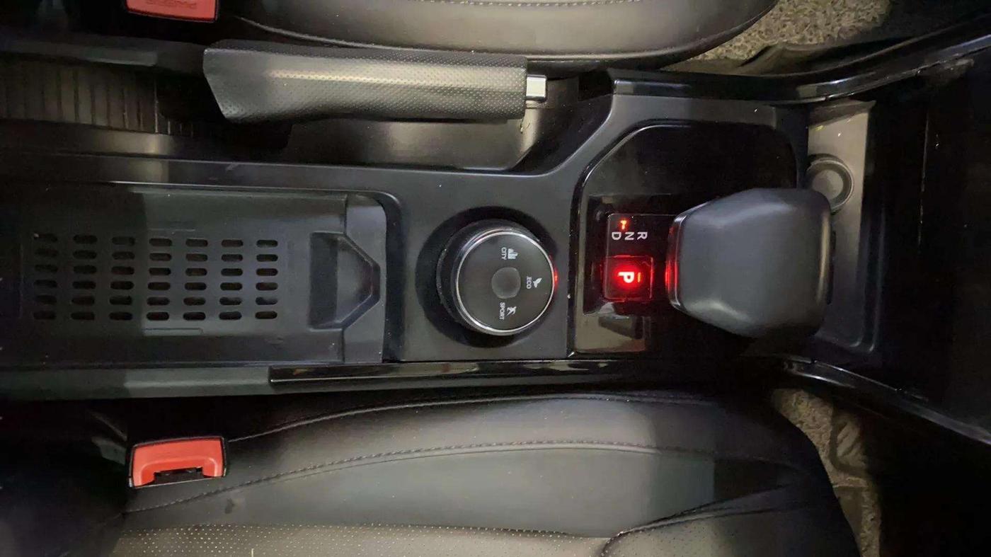 2024 Tata NEXON FEARLESS + SUNROOF DCA DUAL TONE 1.2 PETROL, Petrol, Automatic, 20,964 km, Gear Lever