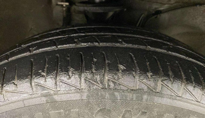 2020 Maruti Alto LXI, Petrol, Manual, 32,179 km, Right Front Tyre Tread