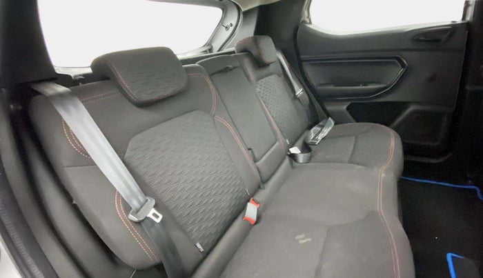 2022 Renault Kiger RXZ MT, Petrol, Manual, 17,928 km, Right Side Rear Door Cabin