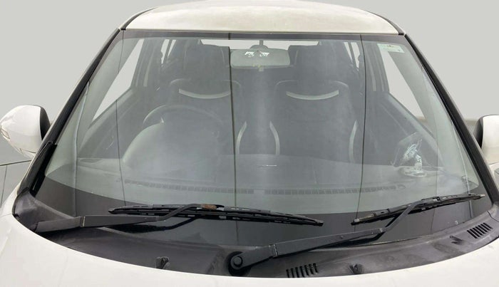 2015 Maruti Swift VXI, Petrol, Manual, 80,786 km, Front Windshield
