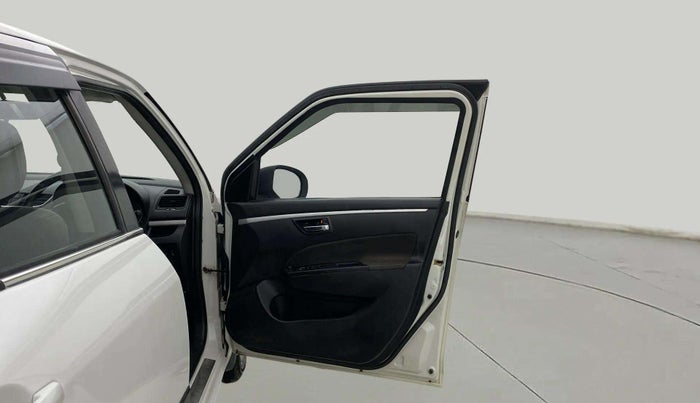 2015 Maruti Swift VXI, Petrol, Manual, 80,786 km, RHS Front Door