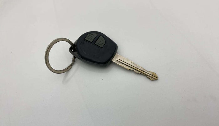 2015 Maruti Swift VXI, Petrol, Manual, 80,786 km, Key Close Up
