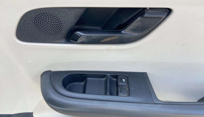 2021 Tata ALTROZ XE PETROL, Petrol, Manual, 62,134 km, Driver Side Door Panels Control