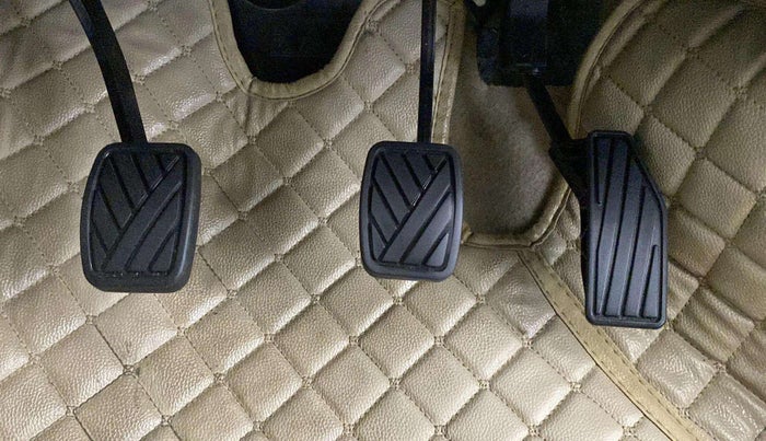 2022 Maruti Dzire ZXI CNG, CNG, Manual, 28,048 km, Pedals
