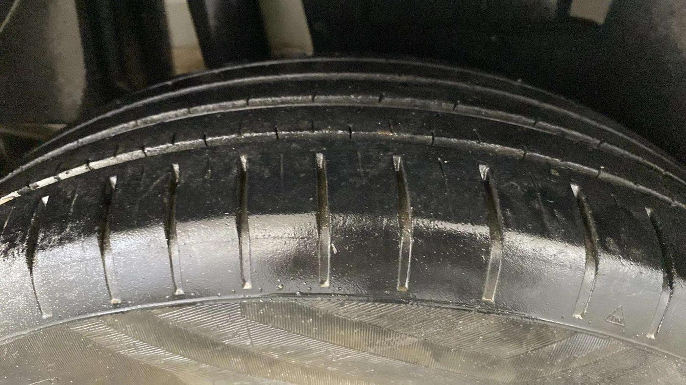 2022 Maruti Dzire ZXI CNG, CNG, Manual, 28,176 km, Right Rear Tyre Tread