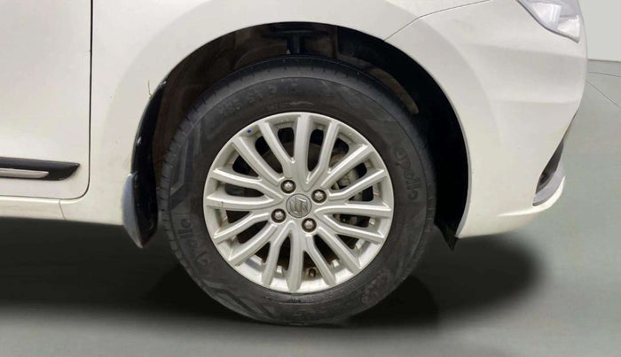 2022 Maruti Dzire ZXI CNG, CNG, Manual, 28,048 km, Right Front Wheel