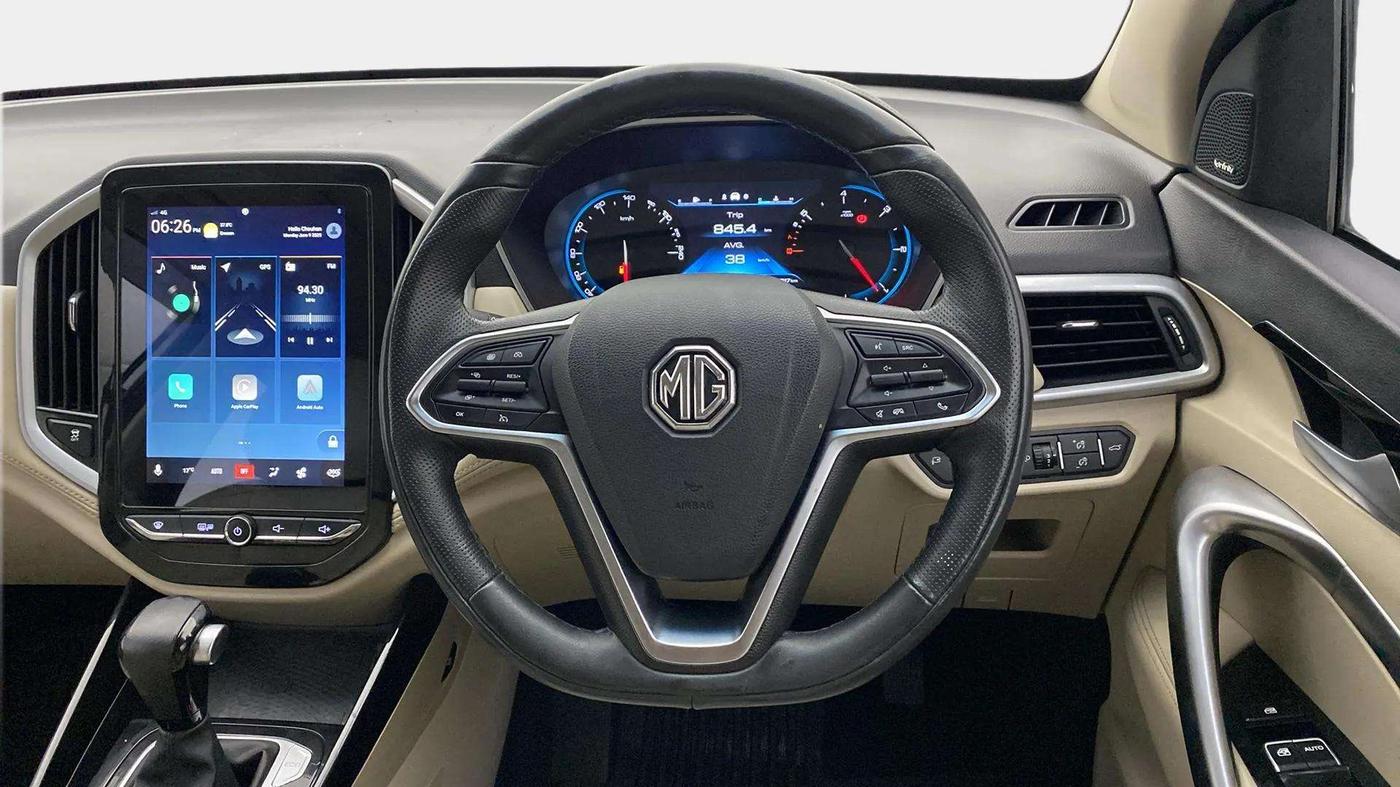 2022 MG HECTOR SHARP 1.5 CVT PETROL DUAL TONE, Petrol, Automatic, 26,386 km, Steering Wheel Close Up