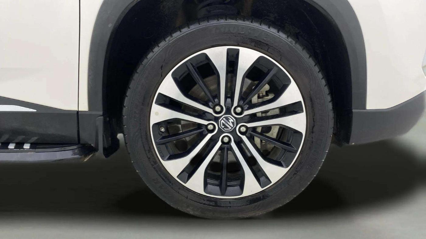2022 MG HECTOR SHARP 1.5 CVT PETROL DUAL TONE, Petrol, Automatic, 26,386 km, Right Front Wheel