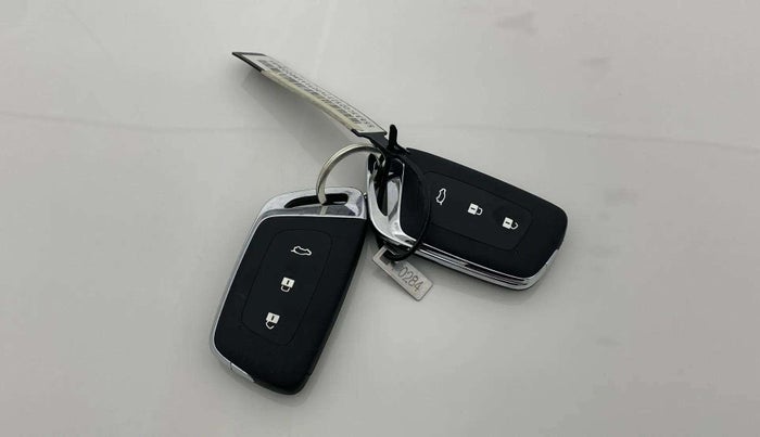 2022 MG HECTOR SHARP 1.5 CVT PETROL DUAL TONE, Petrol, Automatic, 26,273 km, Key Close Up