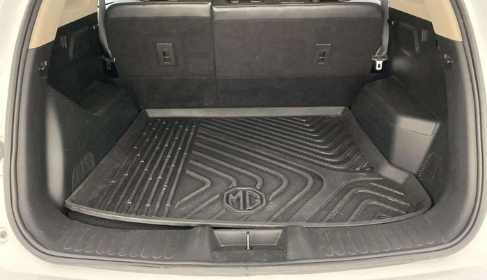 2022 MG HECTOR SHARP 1.5 CVT PETROL DUAL TONE, Petrol, Automatic, 26,273 km, Boot Open Zoomed View