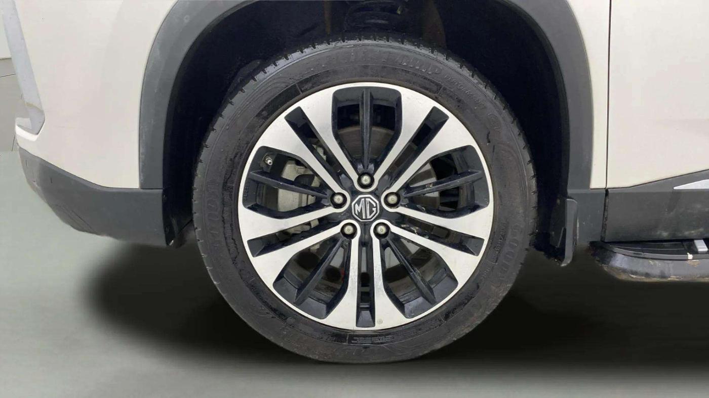 2022 MG HECTOR SHARP 1.5 CVT PETROL DUAL TONE, Petrol, Automatic, 26,386 km, Left Front Wheel