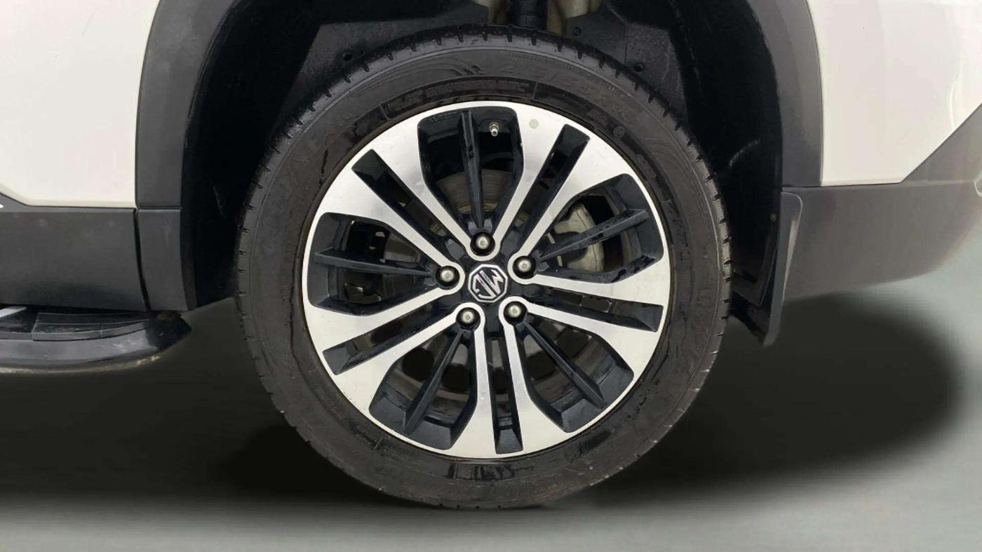 2022 MG HECTOR SHARP 1.5 CVT PETROL DUAL TONE, Petrol, Automatic, 26,386 km, Left Rear Wheel