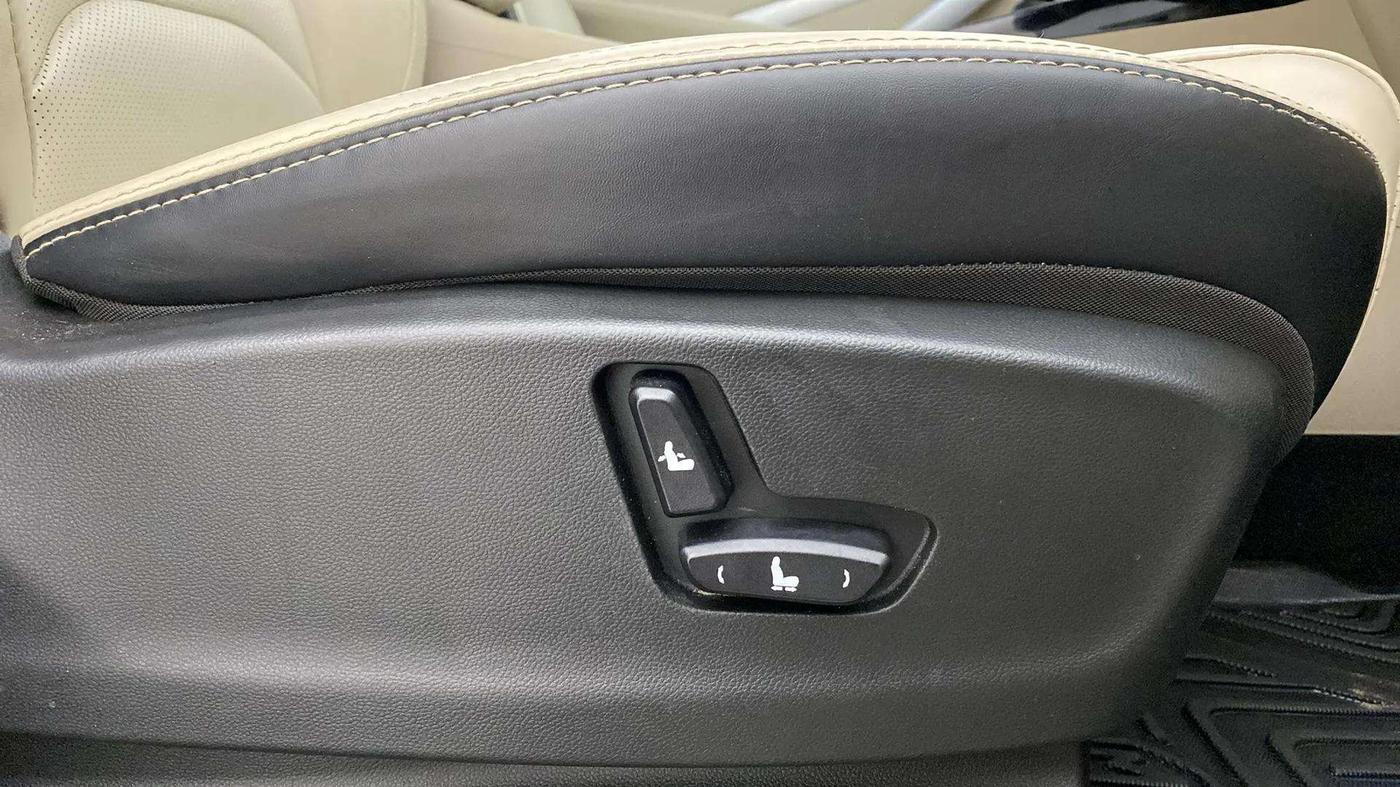 2022 MG HECTOR SHARP 1.5 CVT PETROL DUAL TONE, Petrol, Automatic, 26,386 km, Driver Side Adjustment Panel