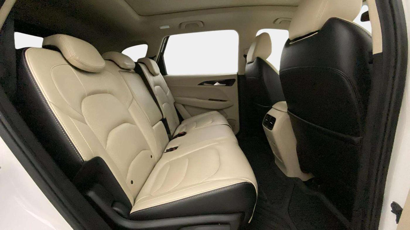 2022 MG HECTOR SHARP 1.5 CVT PETROL DUAL TONE, Petrol, Automatic, 26,386 km, Right Side Rear Door Cabin