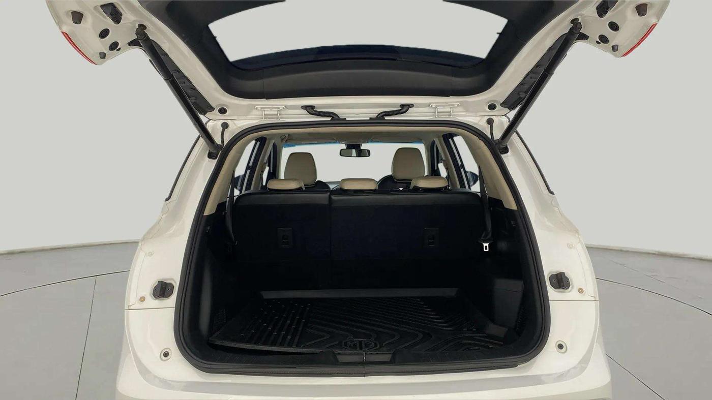 2022 MG HECTOR SHARP 1.5 CVT PETROL DUAL TONE, Petrol, Automatic, 26,386 km, Boot Inside