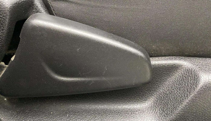 2018 Renault Kwid RXT 0.8, Petrol, Manual, 48,208 km, Driver Side Adjustment Panel