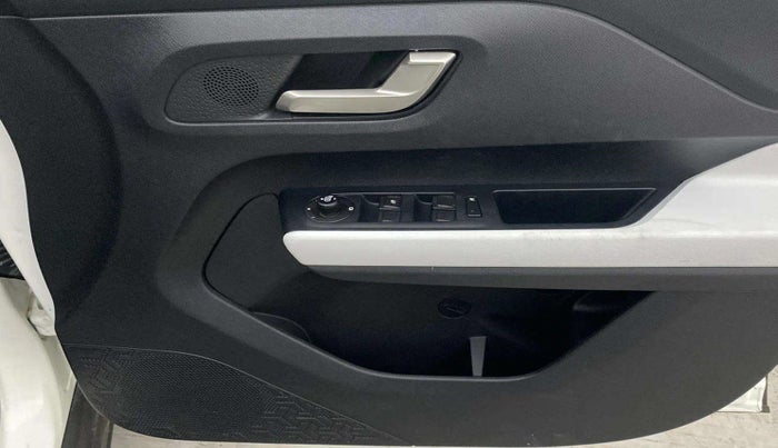 2024 Tata PUNCH CREATIVE  AMT, Petrol, Automatic, 7,826 km, Driver Side Door Panels Control