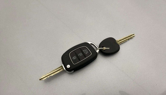 2019 Hyundai Elite i20 SPORTZ PLUS 1.2, Petrol, Manual, 67,029 km, Key Close Up