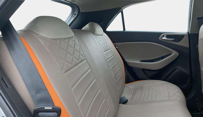 2019 Hyundai Elite i20 SPORTZ PLUS 1.2, Petrol, Manual, 67,029 km, Right Side Rear Door Cabin