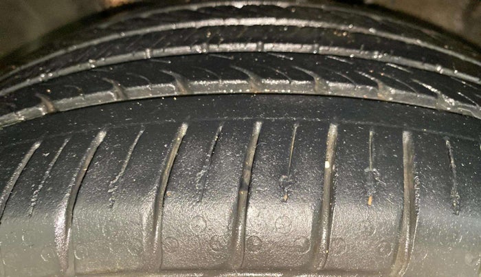 2019 Hyundai Elite i20 ASTA 1.2 (O), Petrol, Manual, 19,573 km, Left Front Tyre Tread