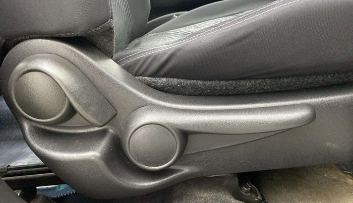 2016 Nissan Micra XV CVT, Petrol, Automatic, 36,513 km, Driver Side Adjustment Panel