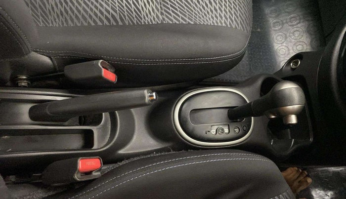 2016 Nissan Micra XV CVT, Petrol, Automatic, 36,513 km, Gear Lever