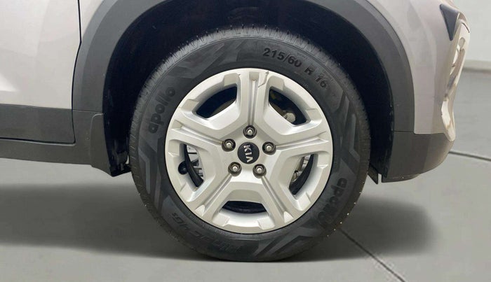 2020 KIA SONET HTK PLUS 1.0 IMT, Petrol, Manual, 7,957 km, Right Front Wheel