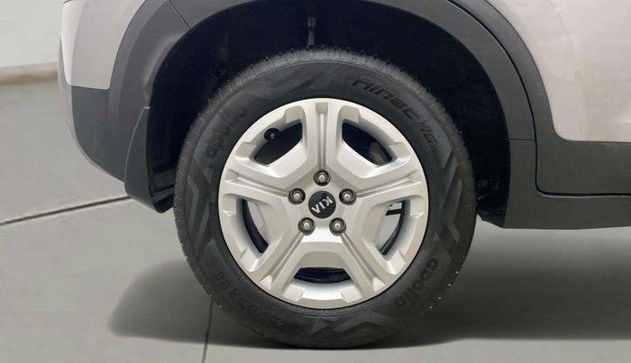 2020 KIA SONET HTK PLUS 1.0 IMT, Petrol, Manual, 7,957 km, Right Rear Wheel