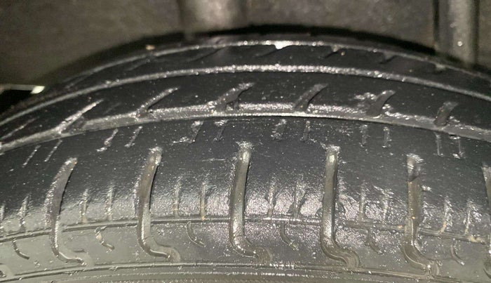 2018 Datsun Redi Go T(O) 1.0 AMT, Petrol, Automatic, 32,988 km, Right Rear Tyre Tread