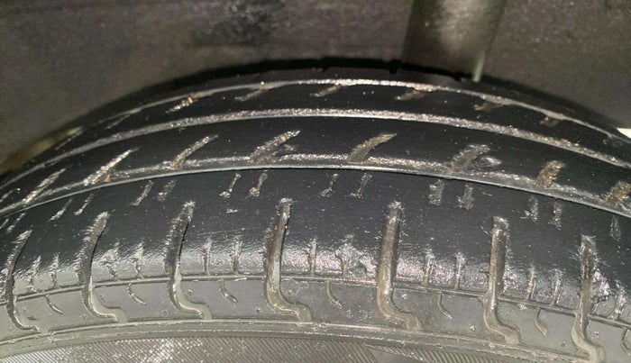 2018 Datsun Redi Go T(O) 1.0 AMT, Petrol, Automatic, 32,988 km, Left Front Tyre Tread