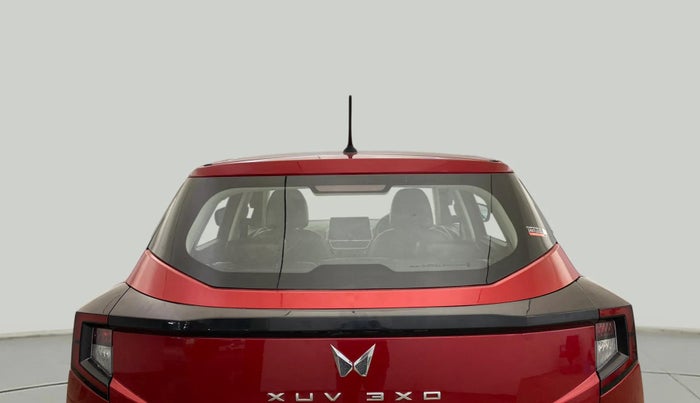 2024 Mahindra XUV 3XO MX3 1.2 L TCMPFi, Petrol, Manual, 38,458 km, Rear Windshield