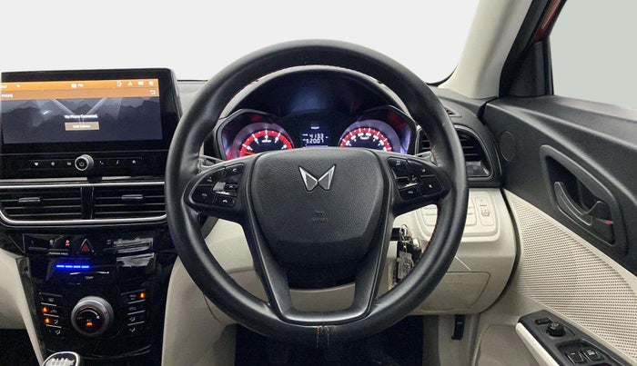2024 Mahindra XUV 3XO MX3 1.2 L TCMPFi, Petrol, Manual, 38,458 km, Steering Wheel Close Up