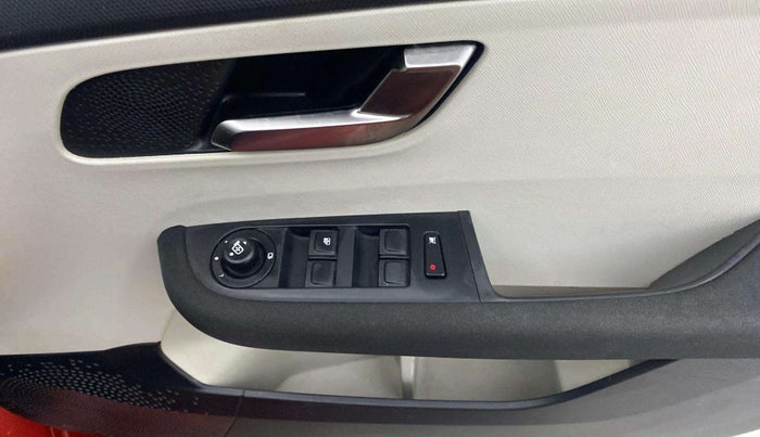 2021 Tata ALTROZ XZ PETROL, Petrol, Manual, 14,498 km, Driver Side Door Panels Control