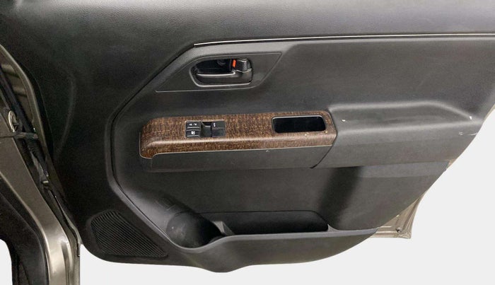 2022 Maruti New Wagon-R LXI 1.0, Petrol, Manual, 45,403 km, Driver Side Door Panels Control