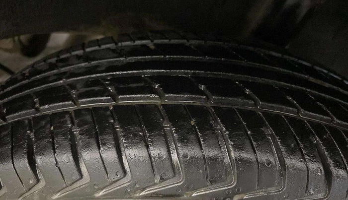 2018 Renault Kwid RXL, Petrol, Manual, 53,893 km, Left Rear Tyre Tread