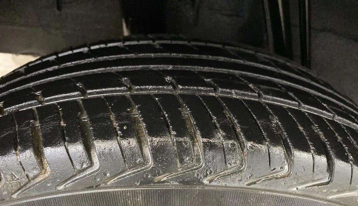 2018 Renault Kwid RXL, Petrol, Manual, 53,893 km, Right Rear Tyre Tread